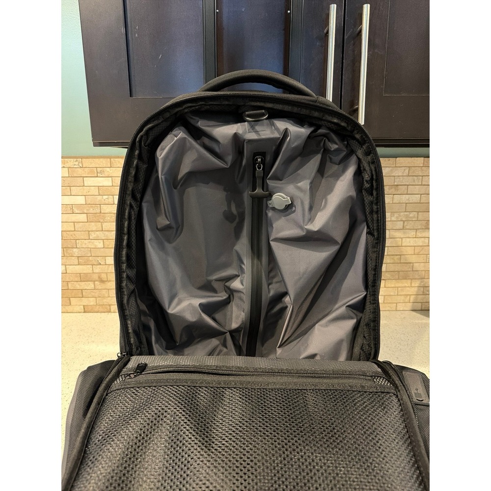 Renzhetx Rolling Backpack - Picture 6 of 6